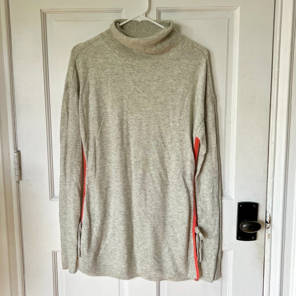 LIKE NEW Smartwool turtleneck sweater with side ties